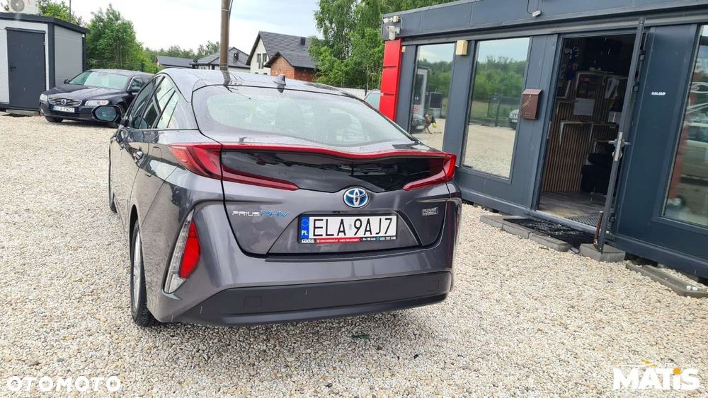 Toyota Prius - 25