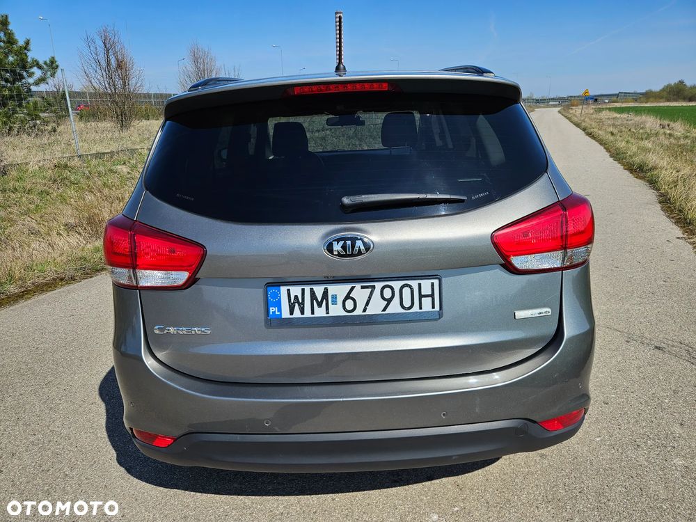 Kia Carens 1.7 CRDi M - 10