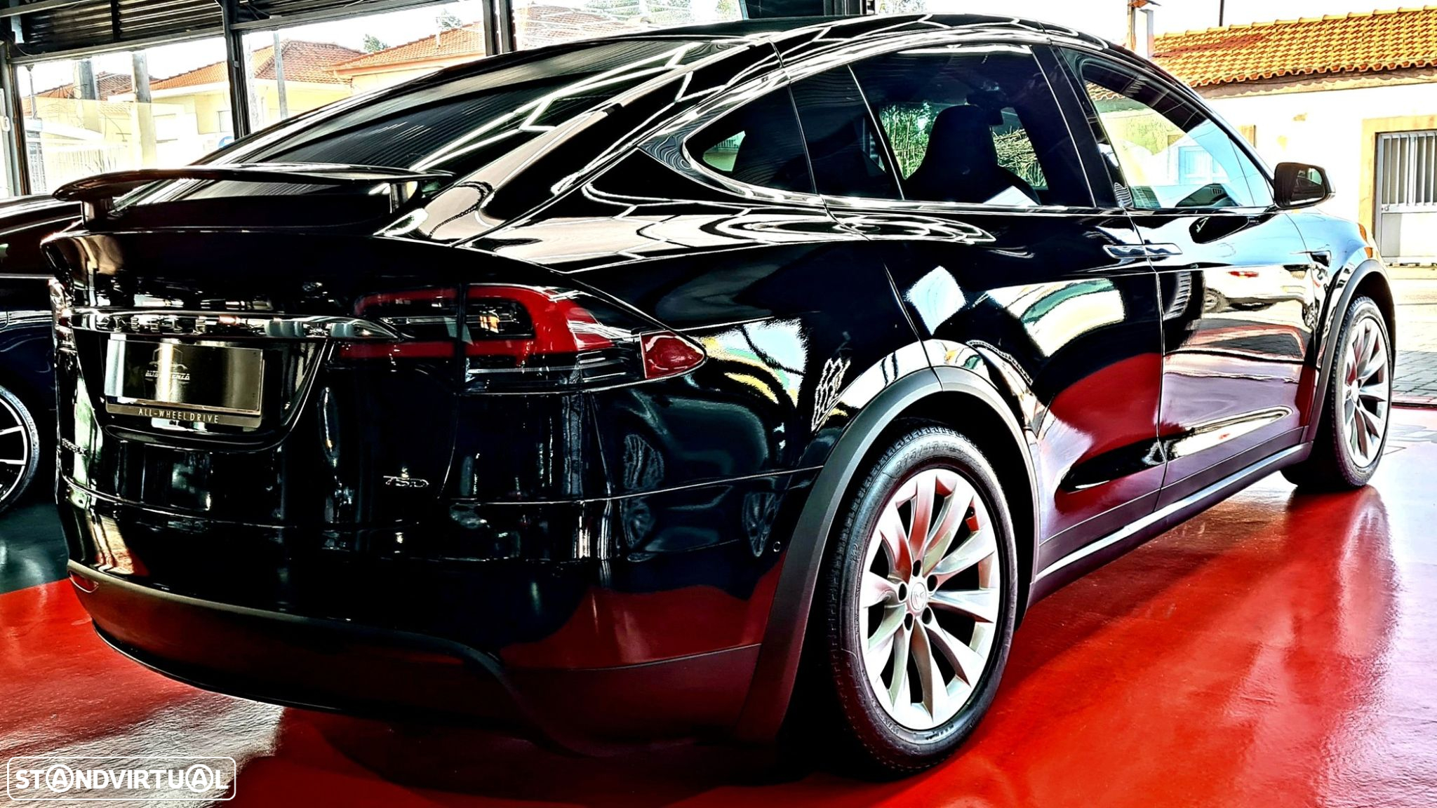 Tesla Model X - 6