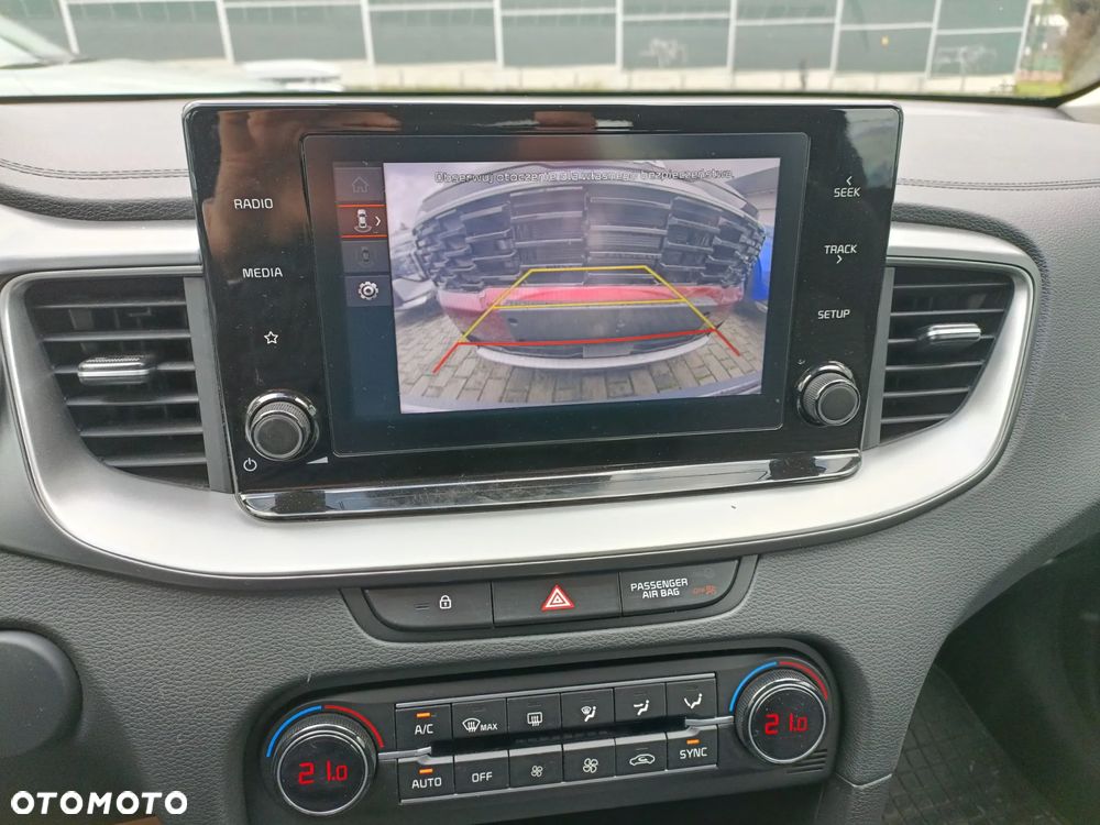 Kia Ceed 1.5 T-GDI M - 10