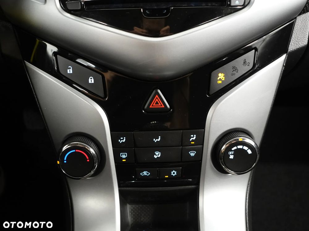 Chevrolet Cruze 1.8 LT - 33