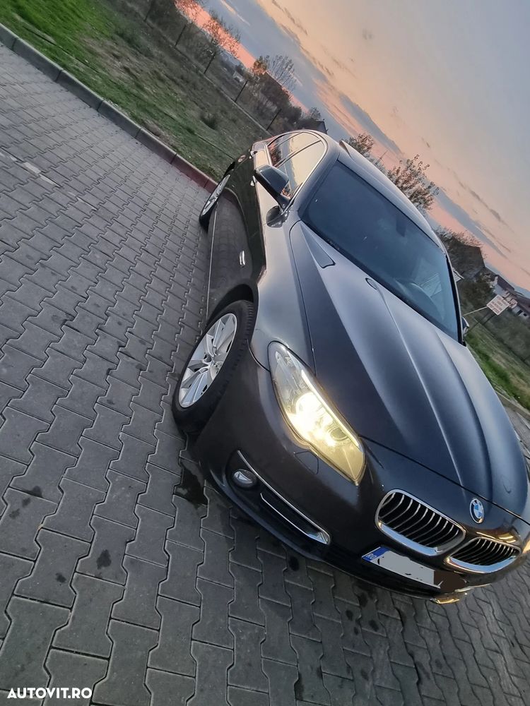 BMW Seria 5 520d Aut. Luxury Line - 2