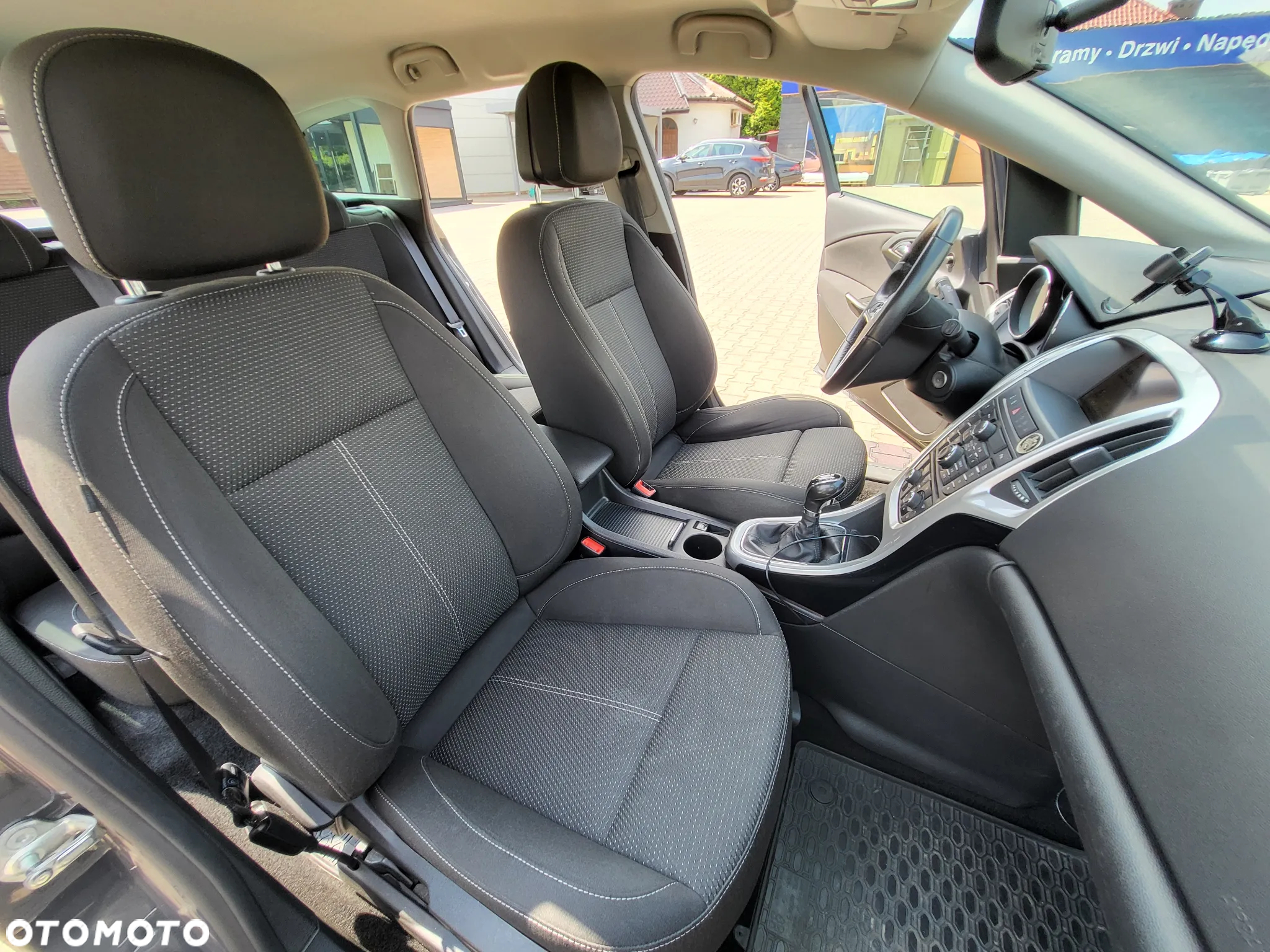 Opel Astra IV 1.6 CDTI Cosmo - 11