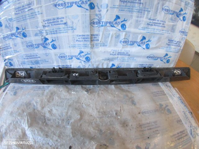 Grelha Friso 8D5827576 AUDI A4 8D 1999 1.9TDI 110CV 4P PRETO TR GRE MATRICULA - 2