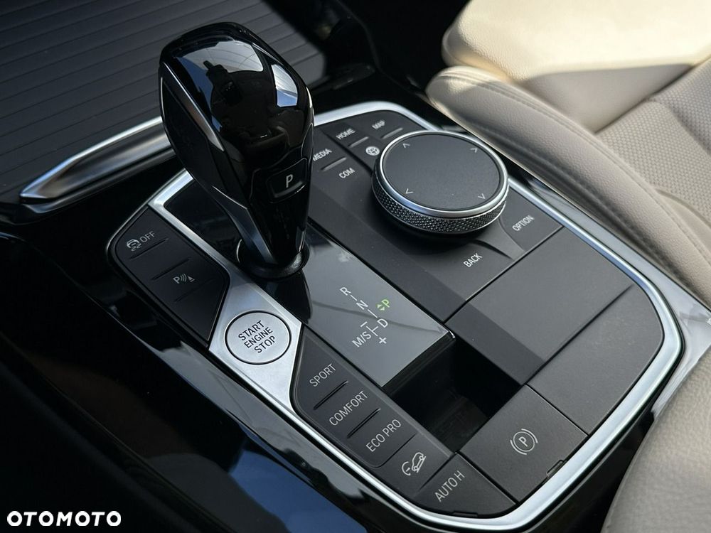 BMW X3 xDrive20d mHEV - 24