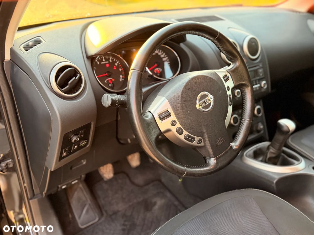 Nissan Qashqai 1.6 visia - 14