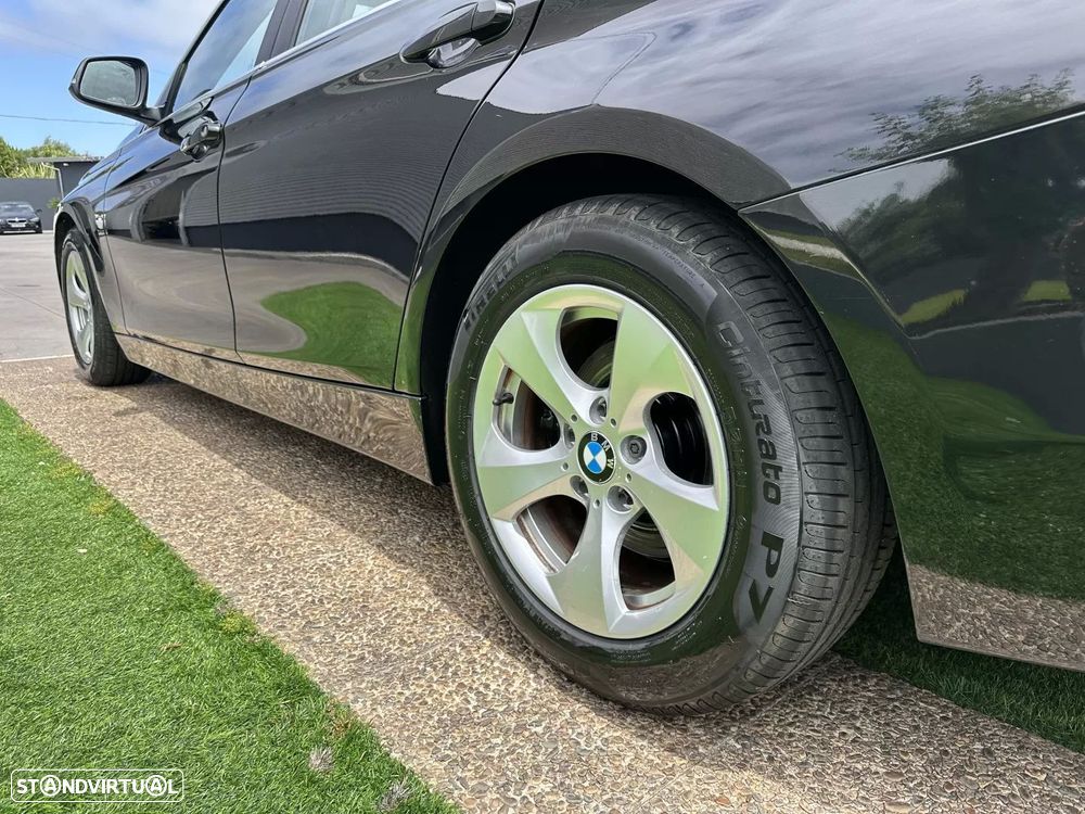 BMW 320 d EfficientDynamics Line Sport - 21