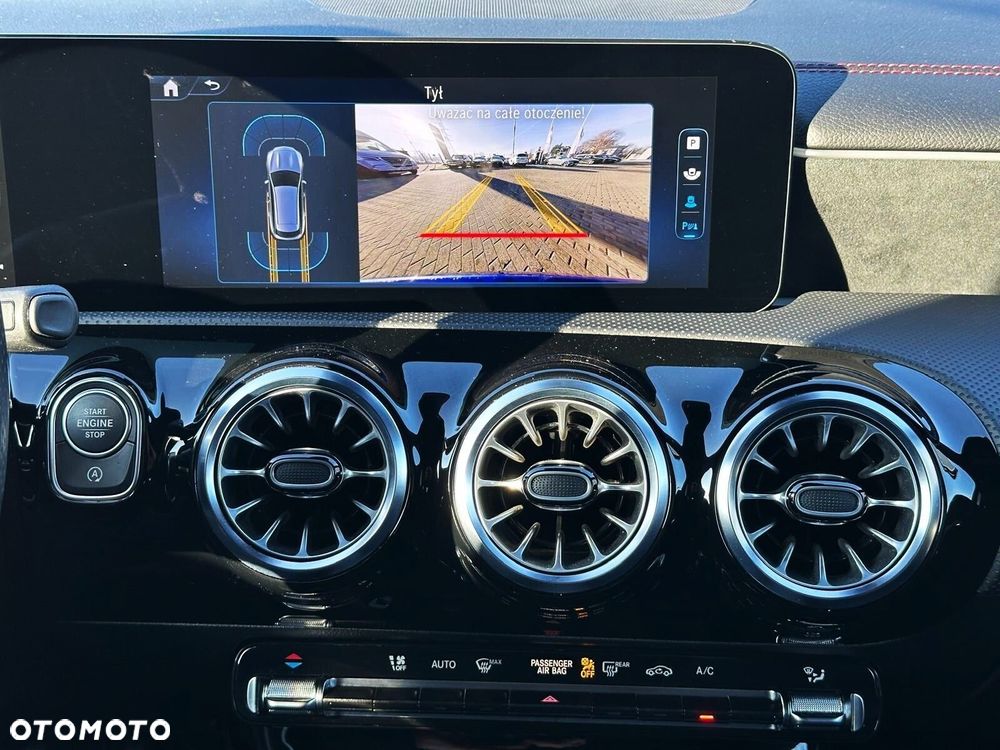 Mercedes-Benz CLA - 12