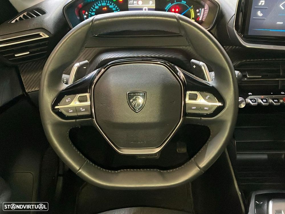 Peugeot 208 - 12