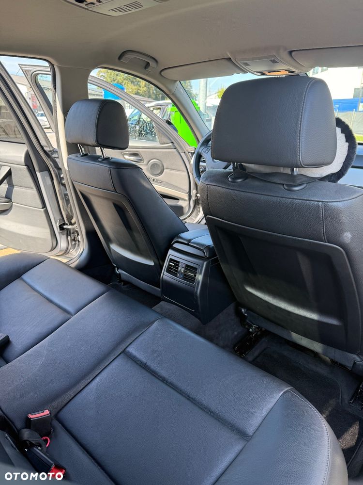 BMW Seria 3 318d - 17