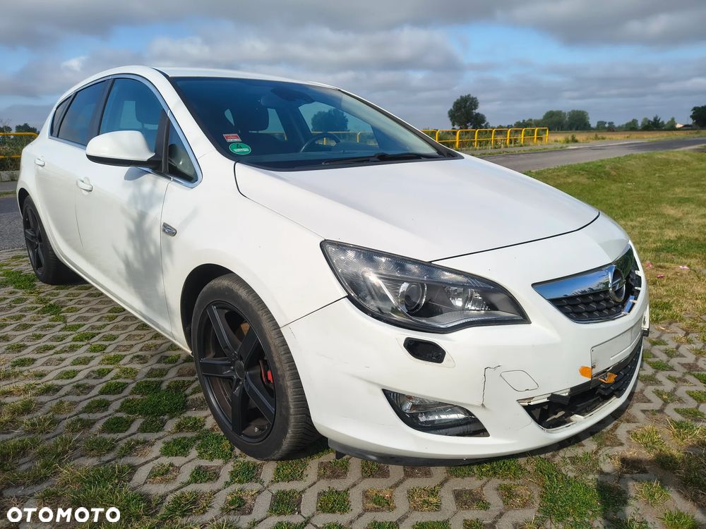 Opel Astra 1.6 Turbo Edition - 2