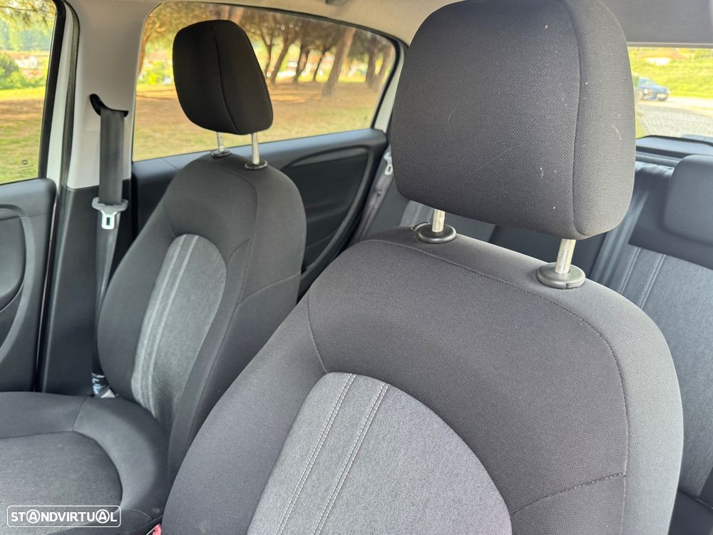 Fiat Punto 1.3 M-Jet Lounge S&S - 12