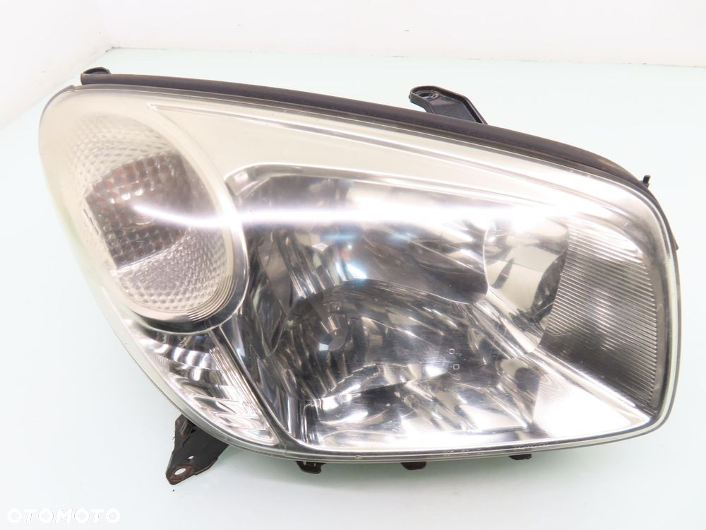 LAMPA PRAWA PRZEDNIA TOYOTA RAV 4 II LIFT EUROPA - 1