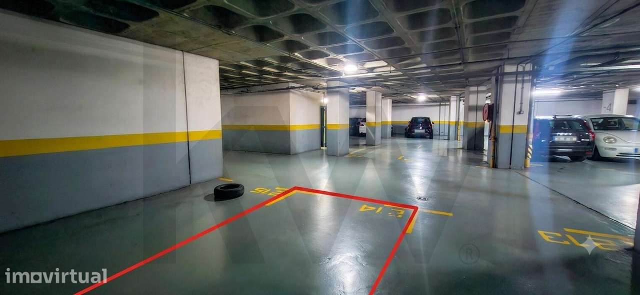 Estacionamento na Praça do Carmo! - Grande imagem: 5/9