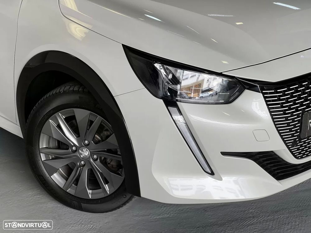 Peugeot e-208 Active Pack - 23
