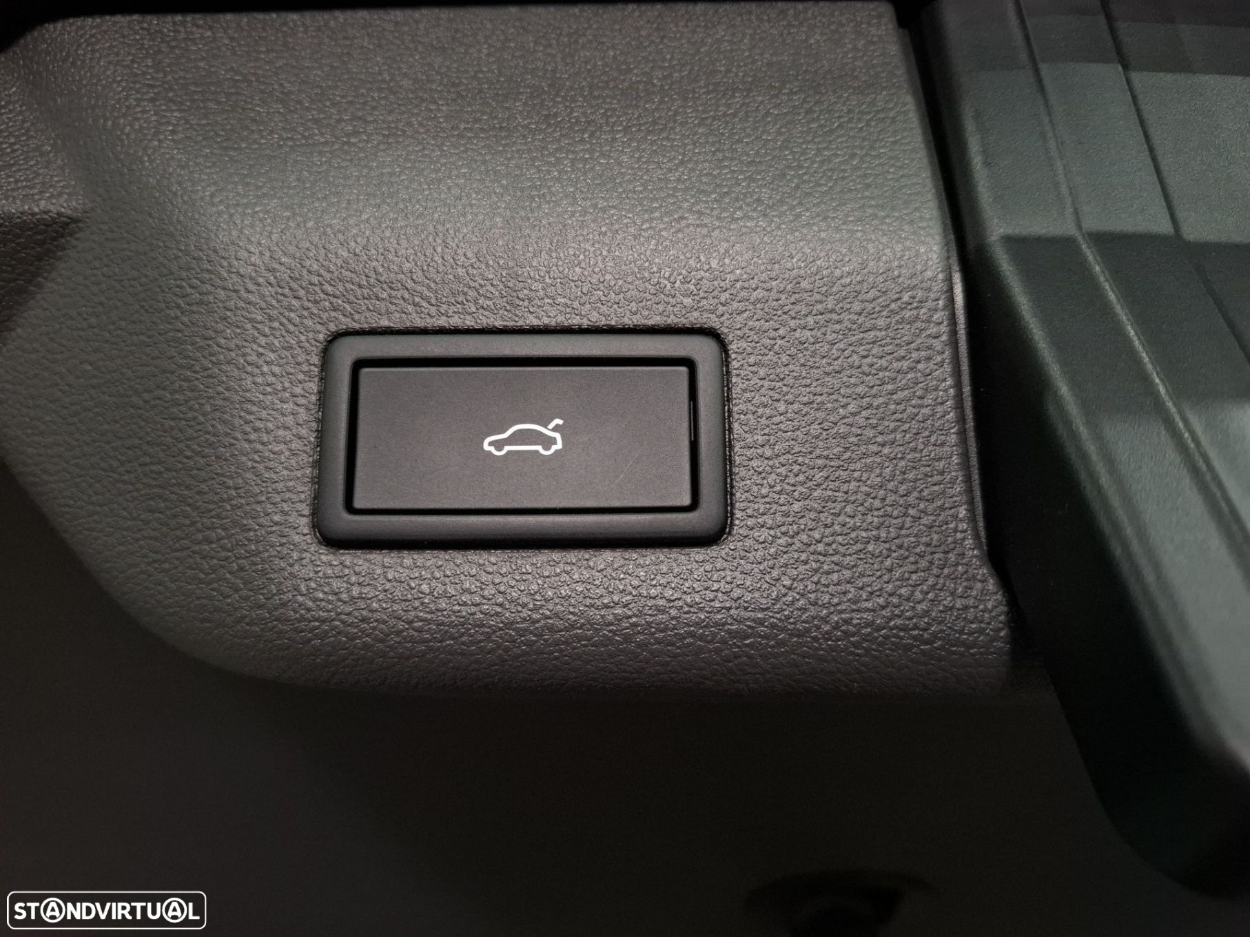 VW Multivan 1.5 TSI e-Hybrid Life DSG - 22