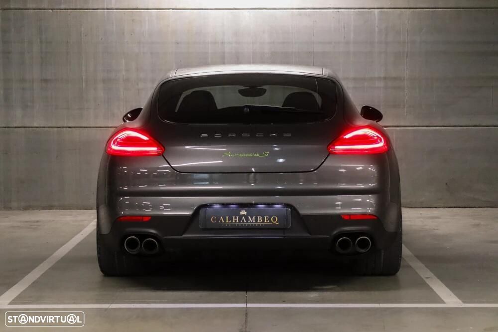 Porsche Panamera - 18