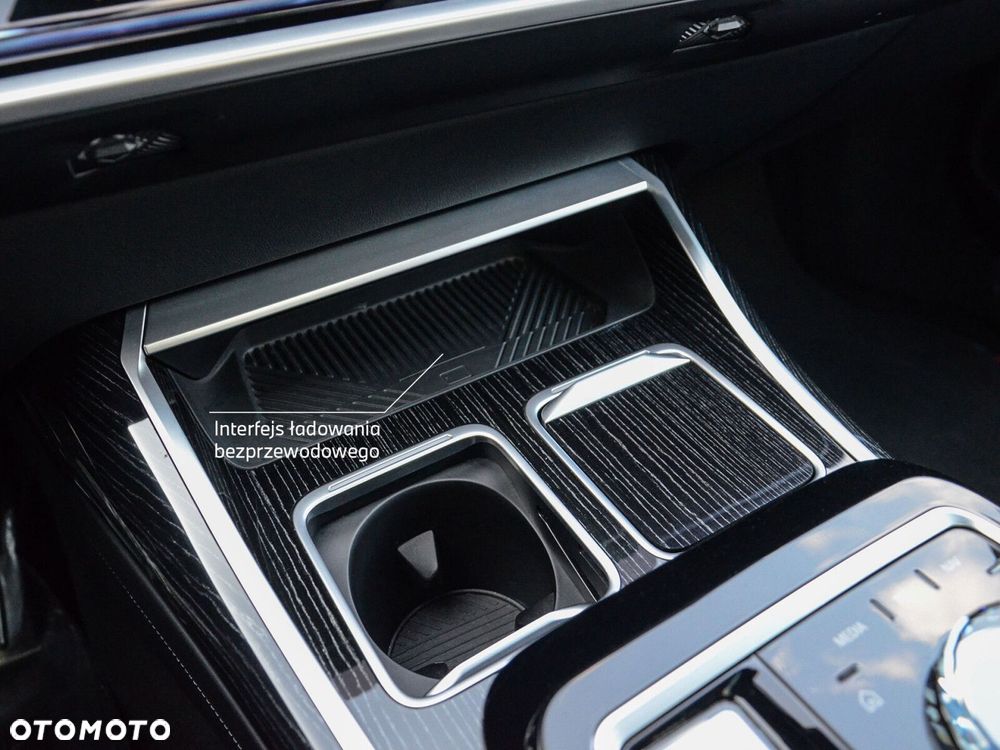 BMW Seria 7 - 27