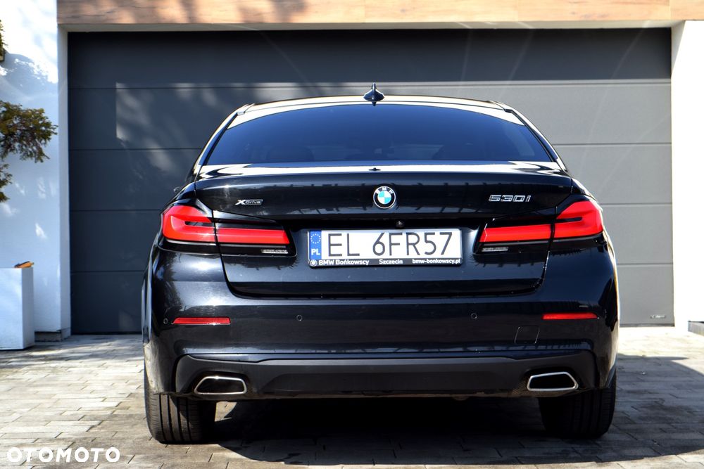 BMW Seria 5 530i xDrive Luxury Line sport - 9