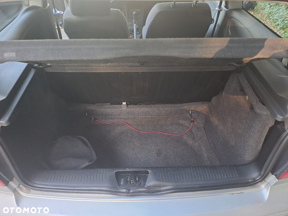 Volkswagen Polo - 5