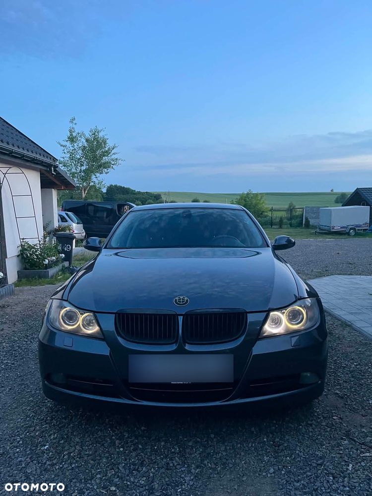 BMW Seria 3 330i - 1