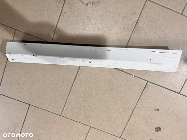 listwa drzwi lewy tył x1 f48 8060273