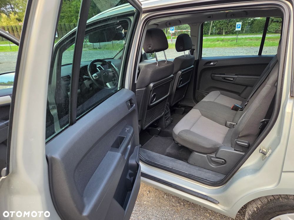 Opel Zafira 1.8 Cosmo Easytronic - 10