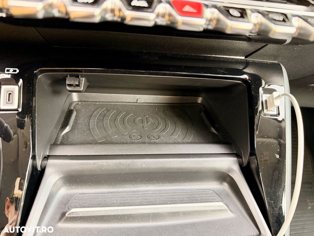 Peugeot 208 1.2 L PureTech STT EAT8 Allure Pack - 10