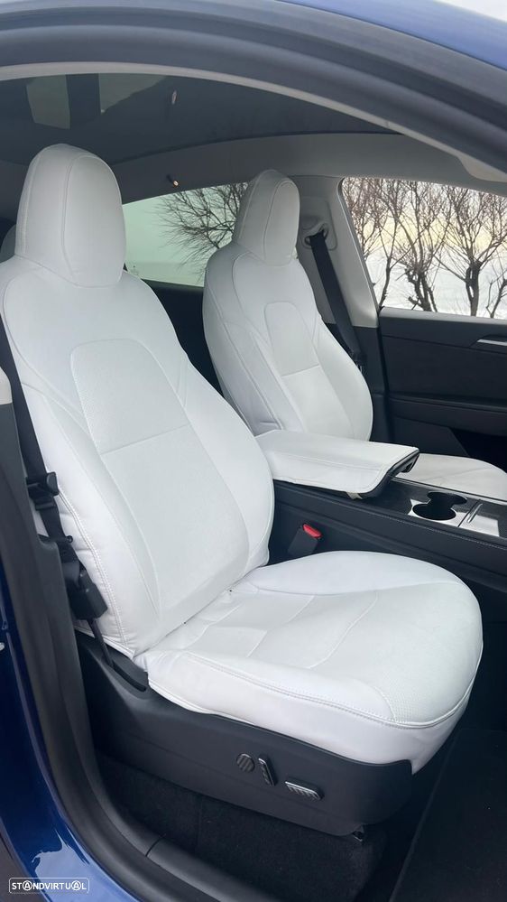 Tesla Model Y Long Range Dual Motor AWD - 9