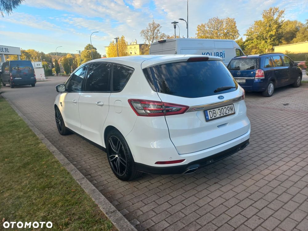 Ford S-Max - 12