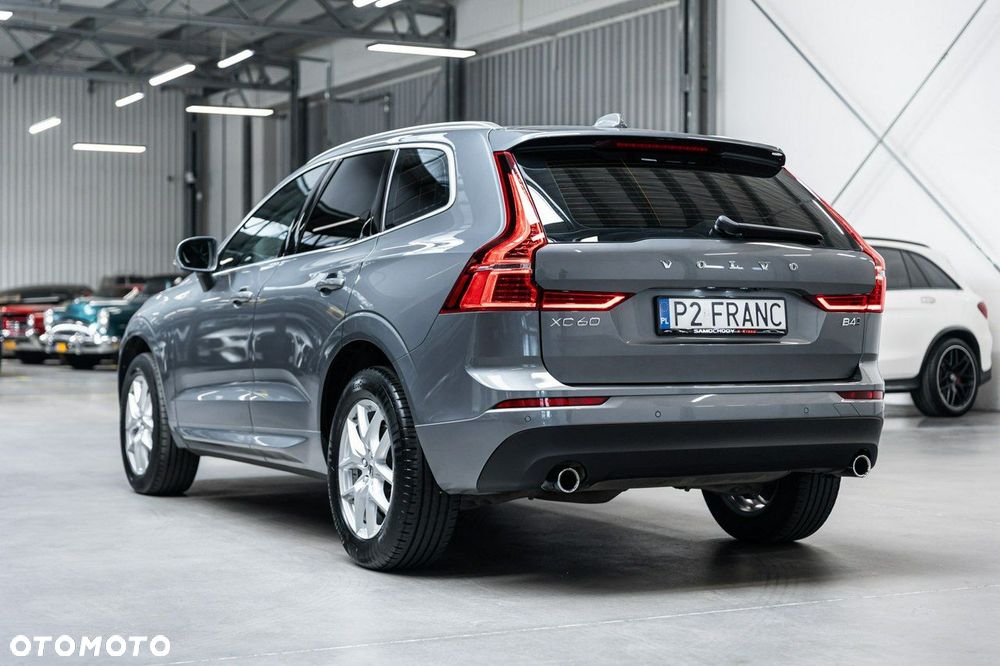 Volvo XC 60 B4 D AWD Geartronic Momentum - 12
