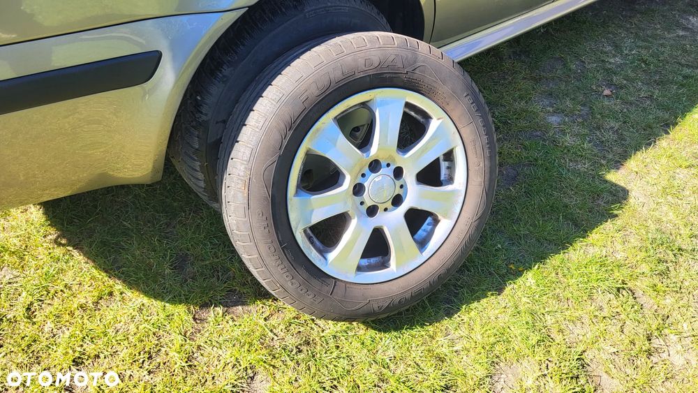 Skoda Octavia 1.6 Tour - 9
