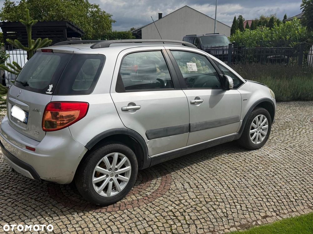 Suzuki SX4 2.0 DDiS 4x4 Comfort - 4