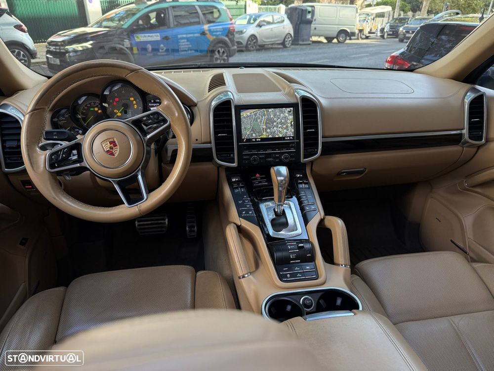 Porsche Cayenne - 11