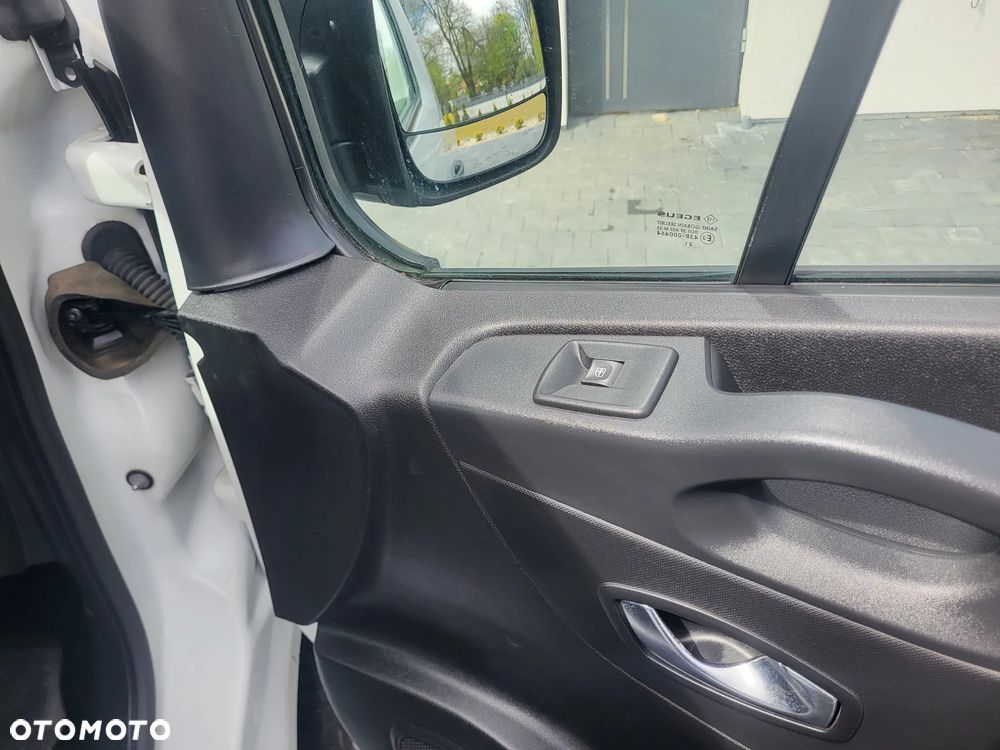 Renault Trafic - 13