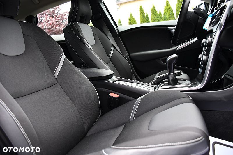 Volvo V40 T2 Drive-E Momentum - 23