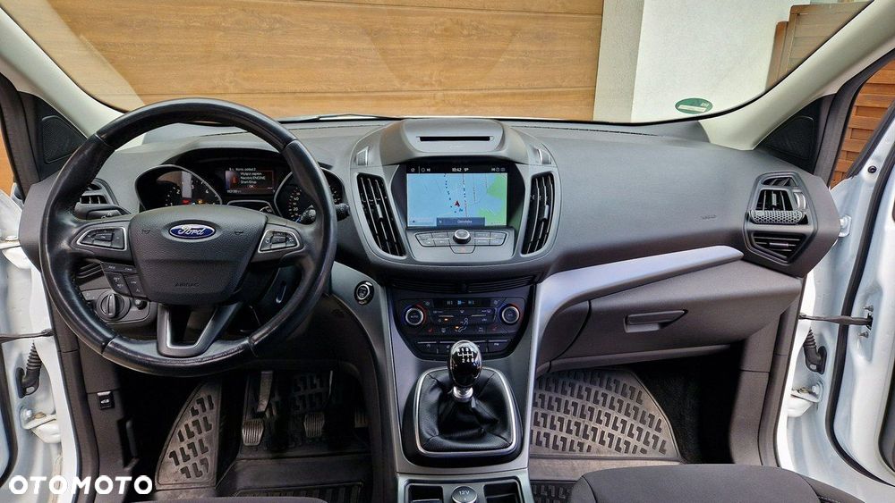 Ford Kuga - 23