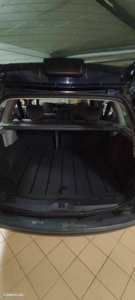 Renault Mégane Break 1.4 16V RXE AC - 18