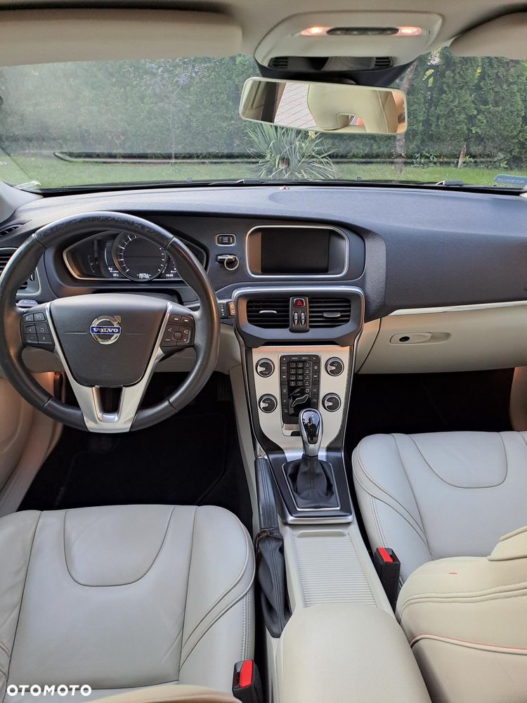 Volvo V40 T3 Drive-E Ocean Race - 10