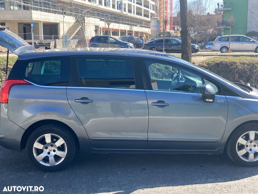 Peugeot 5008 HDI FAP 150 Family - 22