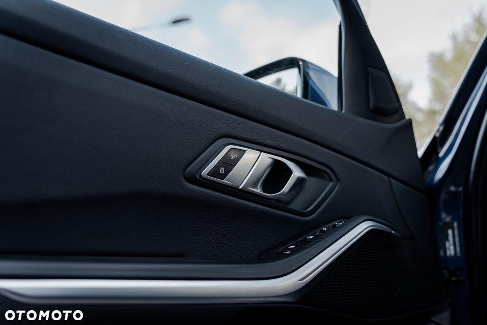 BMW Seria 3 - 32