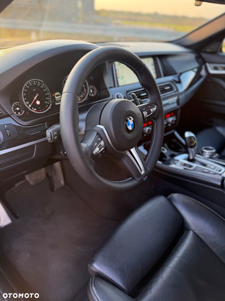 BMW Seria 5 525d xDrive - 26