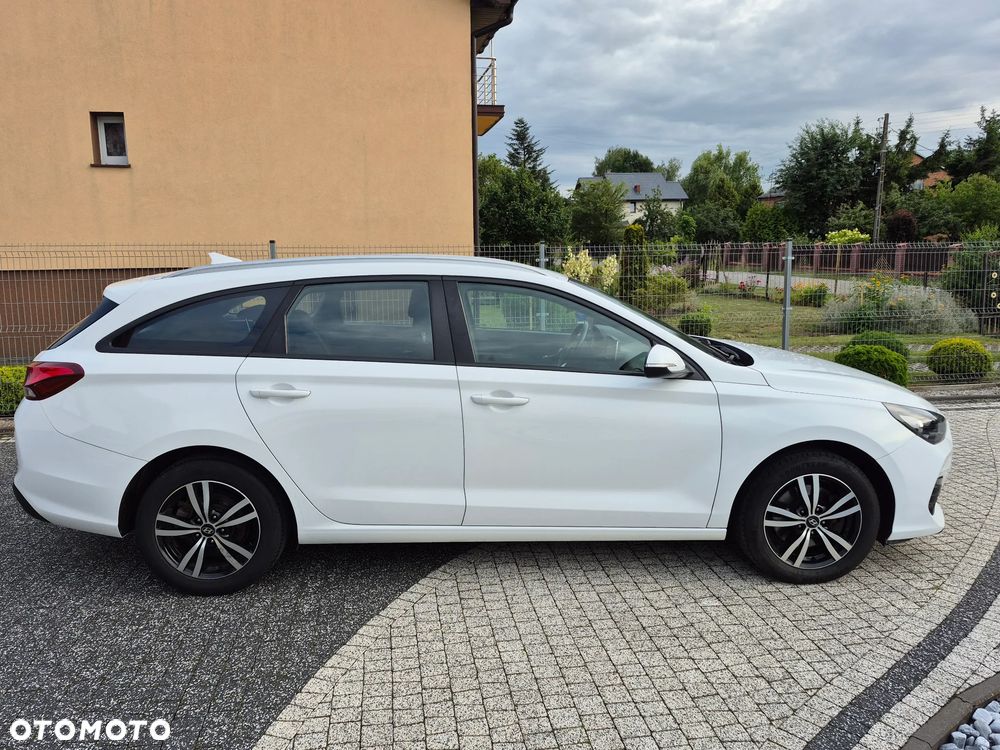 Hyundai i30 1.6 CRDI Intro - 4