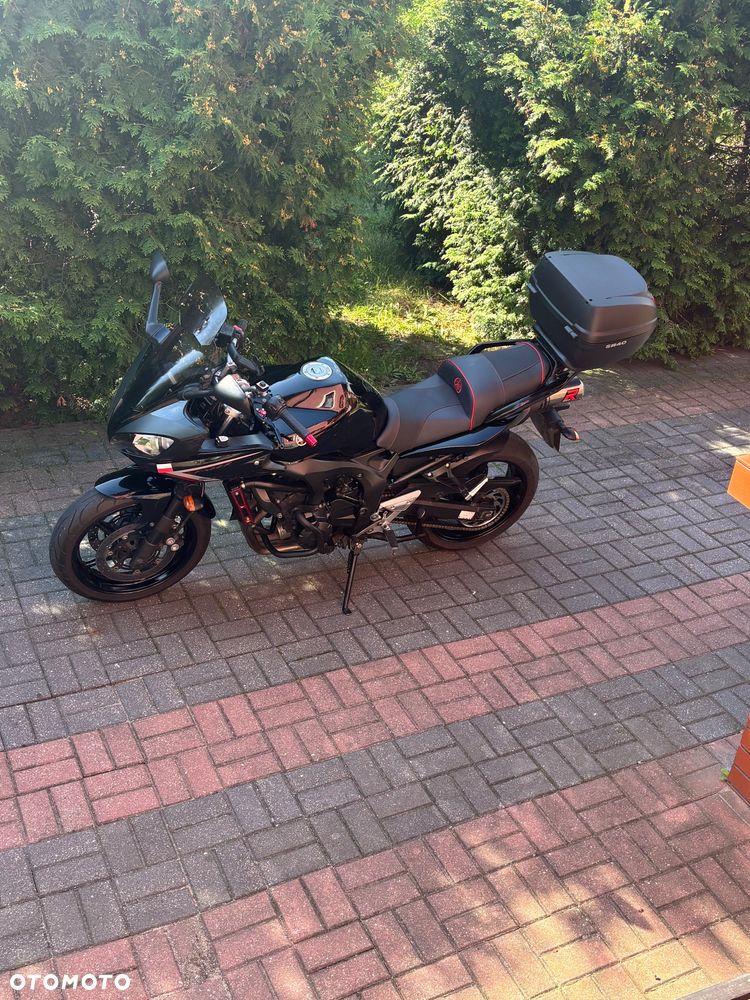 Yamaha FZS - 1