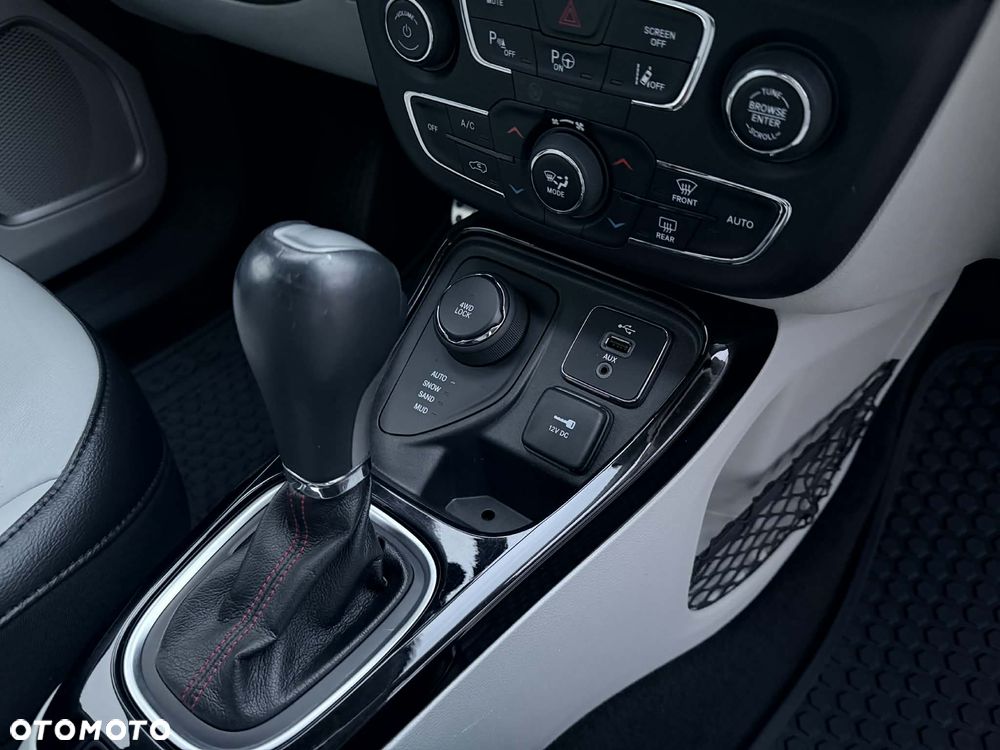 Jeep Compass 1.4 TMair Limited 4WD S&S - 26