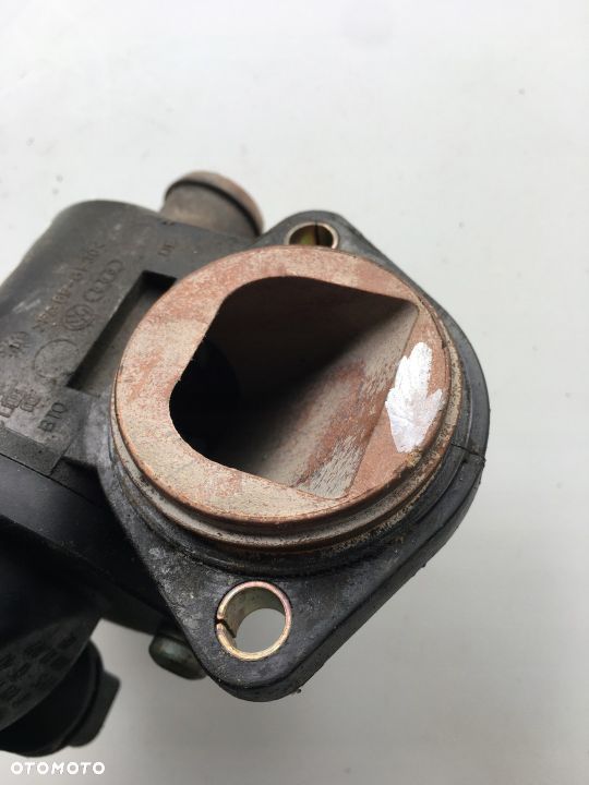 OBUDOWA TERMOSTATU AUDI A3 8P 2.0 FSI 6F121114 - 4