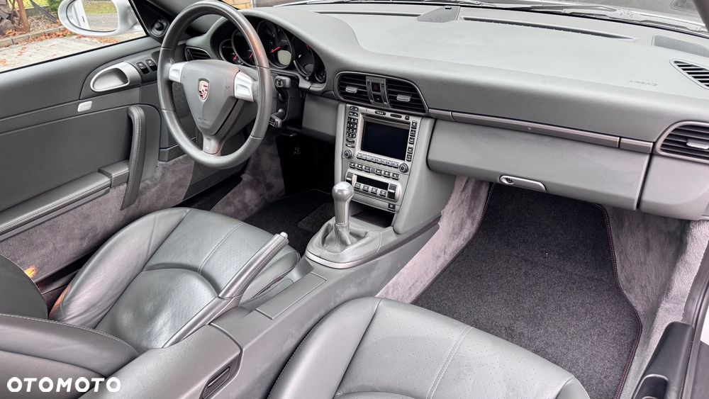 Porsche 911 Carrera - 14