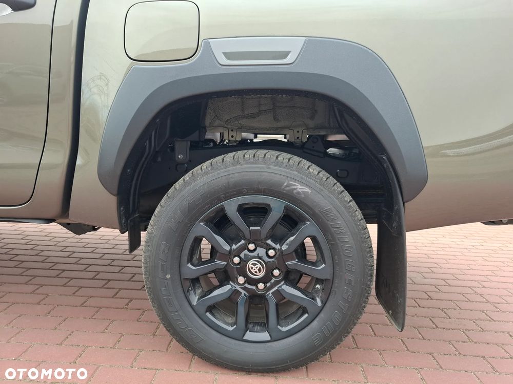 Toyota Hilux 2.8 D-4D Double Cab Invincible 4x4 - 6