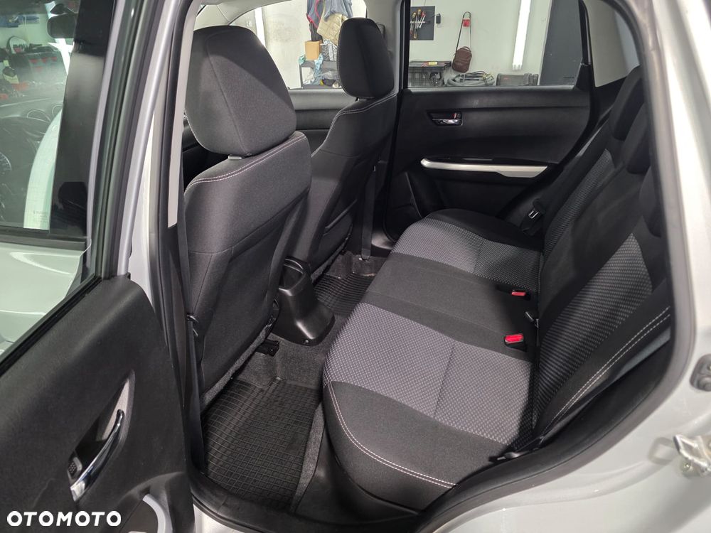 Suzuki Vitara 1.6 (4x4) Allgrip Comfort+ - 38