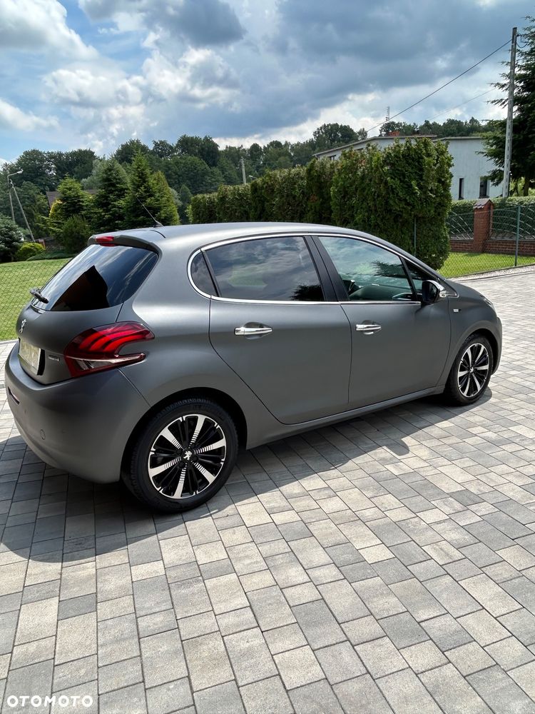 Peugeot 208 - 6